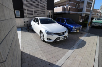 【駐車場】
