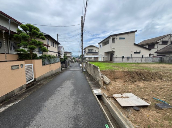 【前面道路含む現地写真】