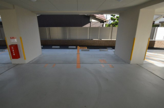 【駐車場】