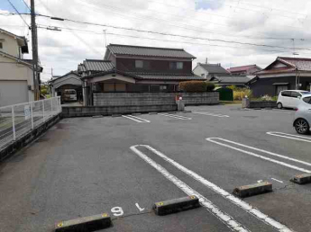 【駐車場】