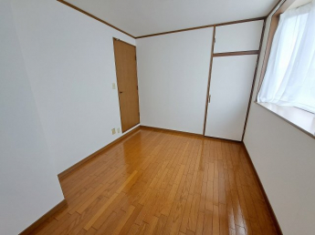 【寝室】