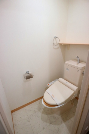 清潔感のあるトイレです