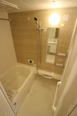 コンパクトで使いやすいお風呂です