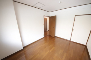 ゆったりした洋室です