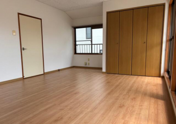 ２階　９帖洋室