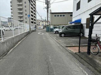 北側前面道路