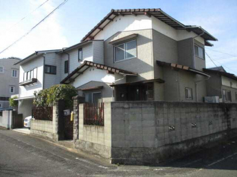 東南角地です