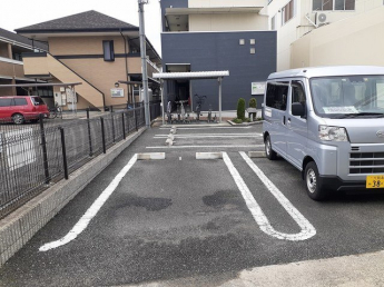 【駐車場】