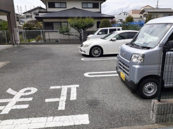 【駐車場】