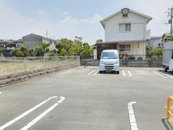 【駐車場】