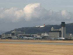 大阪国際空港まで1,800ｍ