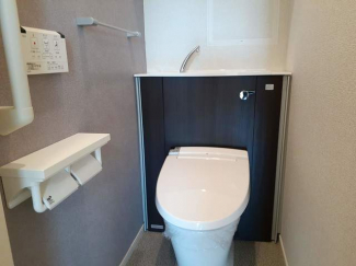 コンパクトで使いやすいトイレです