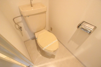 ゆったりとした空間のトイレです