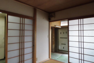 和室４．５帖　　現状渡しで費用負担は全て借主負担