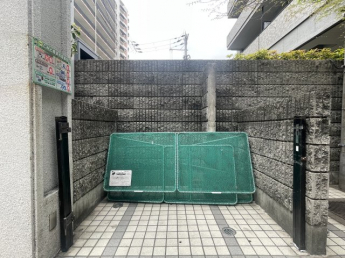 ゴミ置き場になります