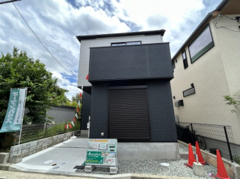 落ち着いた雰囲気の外観です