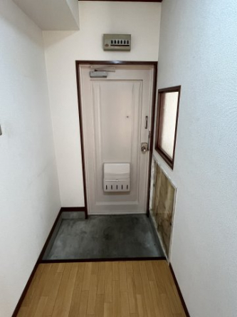 毎日通る玄関はこちらです