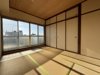 日本らしい落ち着いた雰囲気の和室です