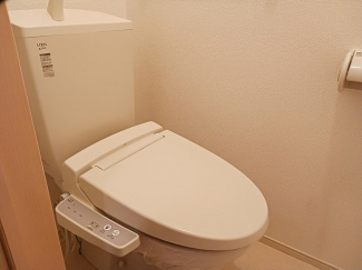 コンパクトで使いやすいトイレです