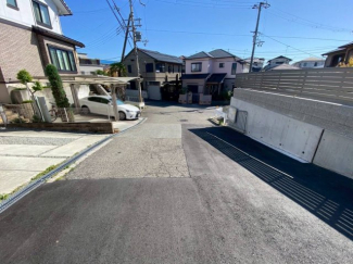 【前面道路含む現地写真】