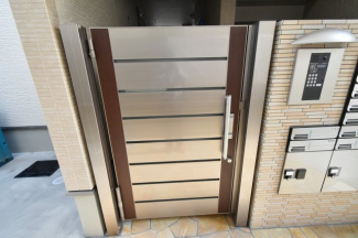 【エントランス】