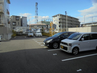 駐車場があるので、車を買う予定の方も安心です