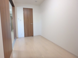 開放的な寝室です