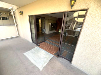 【エントランス】