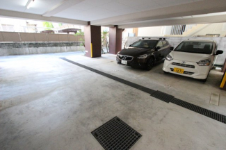 【駐車場】