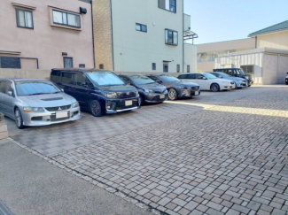 駐車場に車を止められます