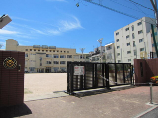 神戸市立宮本小学校まで83m