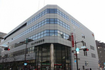 松山中央郵便局まで376m