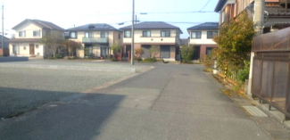 【前面道路含む現地写真】