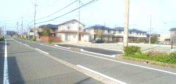 【前面道路含む現地写真】