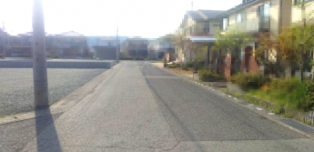 【前面道路含む現地写真】