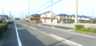 【前面道路含む現地写真】