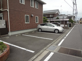 【駐車場】