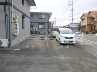 【駐車場】