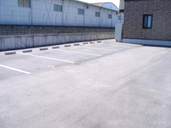 【駐車場】
