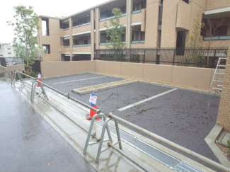 【駐車場】