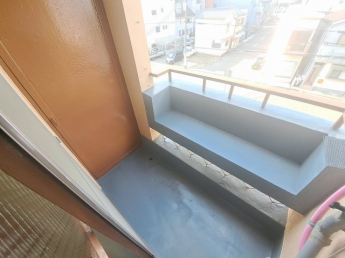【バルコニー】