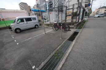 【駐車場】