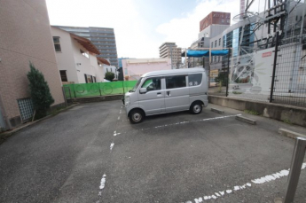 【駐車場】