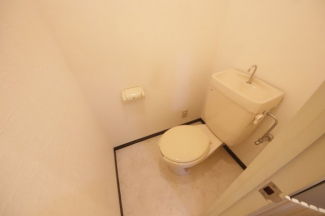 ゆったりとした空間のトイレです