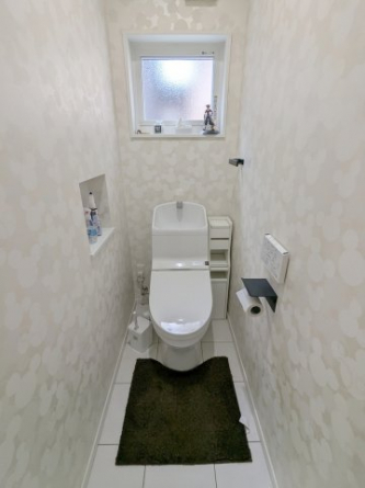 トイレは2階にも有ります。