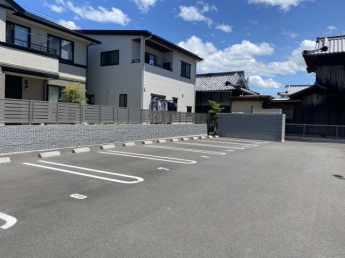 【駐車場】