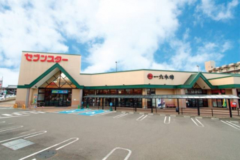 セブンスター東長戸店 678m