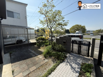 玄関アプローチです