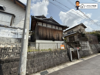 甲南駅より徒歩７分！
小さなお庭がございます♪
