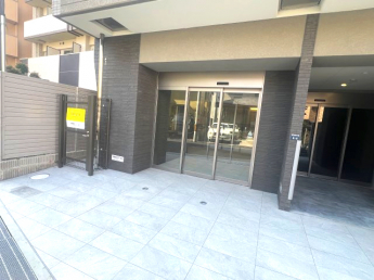 【エントランス】